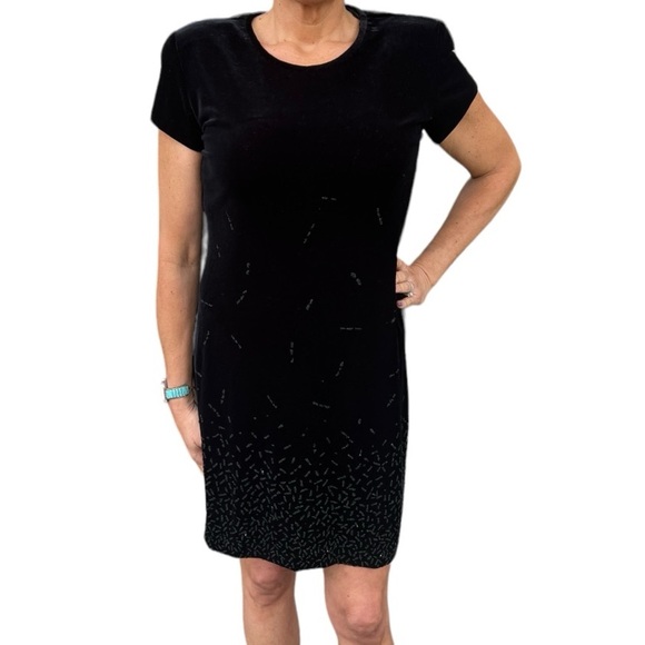 Jeffery & Dara Vintage Velvet Beaded Elegant Dress - Picture 2 of 12